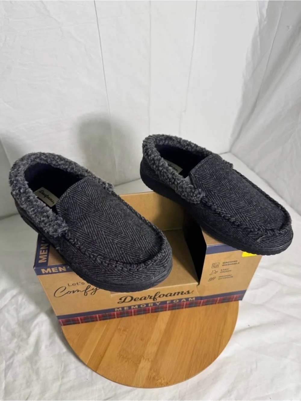 Dearfoams Men's Memory Foam Moccasin Slippers Size S 7-8 Black Gray NIB